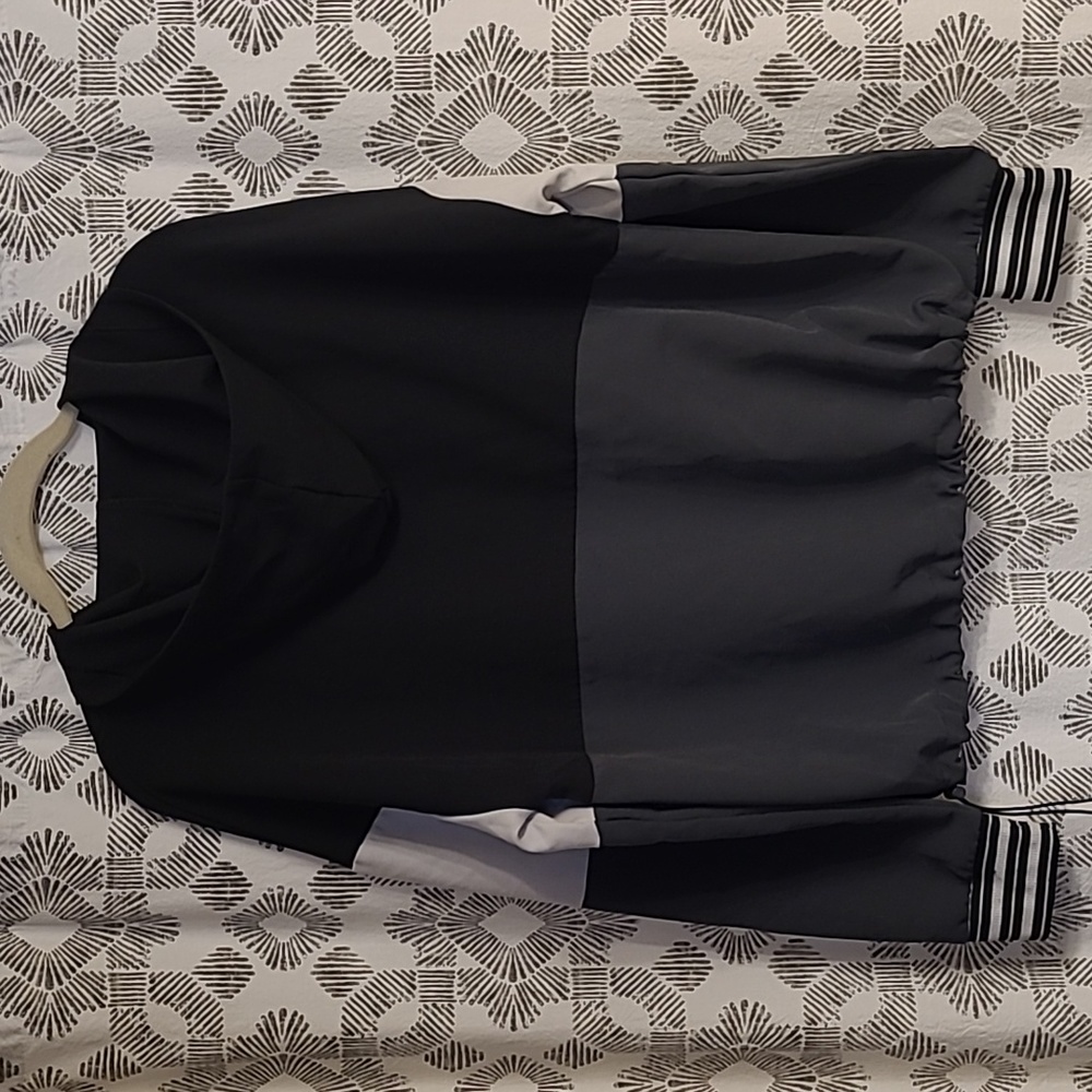 Athletic Top - Picture 2 of 6